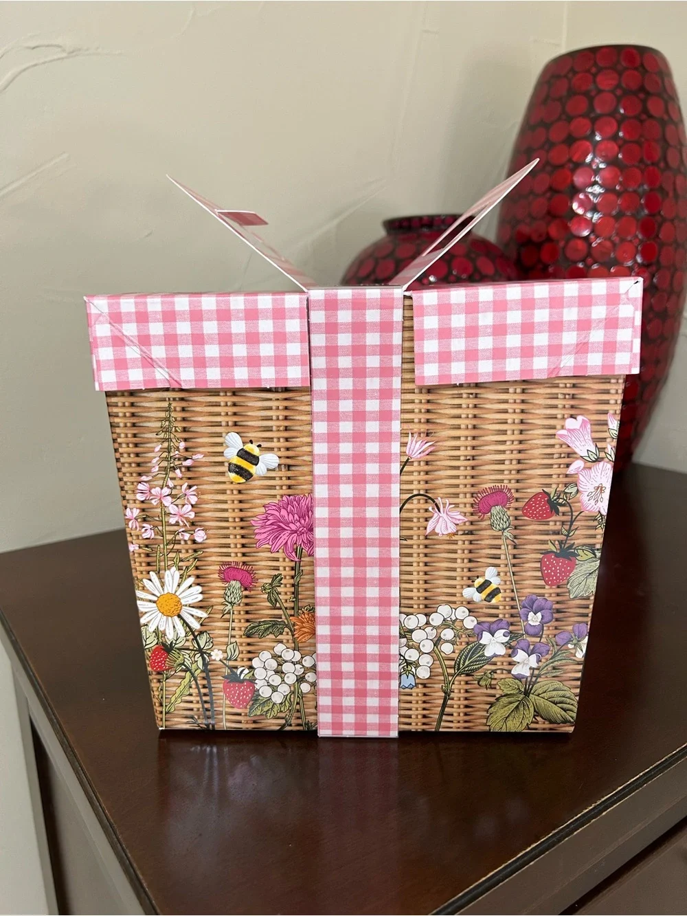 Bath & Body Works 7 Piece Picnic Gift Set - Gingham Gorgeous and Fresh Cut Lilac